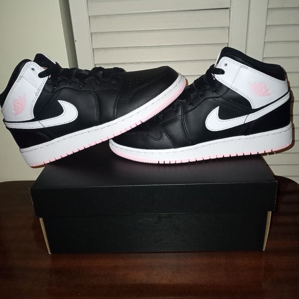 Air Jordan 1 Mid Black Arctic Punch Pink